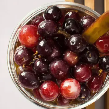 Quick Pickled Grapes