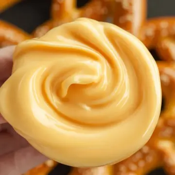 Cheese Sauce for Pretzels