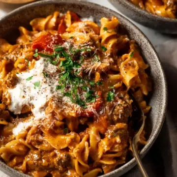 One pot creamy tomato beef pasta