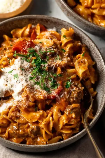 One pot creamy tomato beef pasta