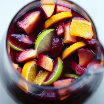 Easy Traditional Red Sangria